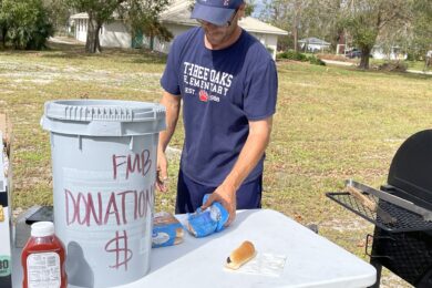 San Carlos Park neighbors give up their Sunday to raise funds for Fort Myers Beach victims of Ian