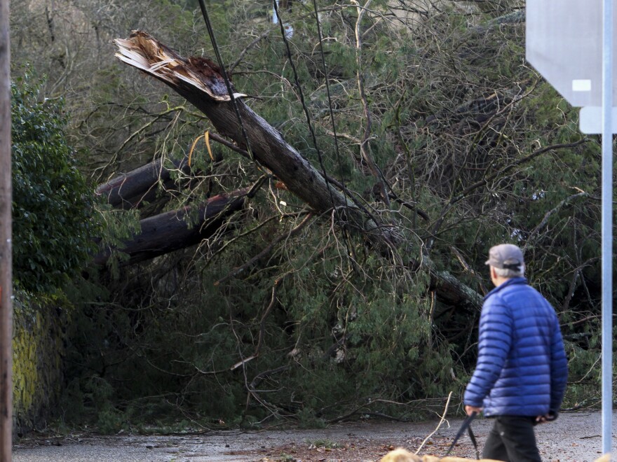 Forecasters warn of possible winter storms across the U.S. during Thanksgiving week